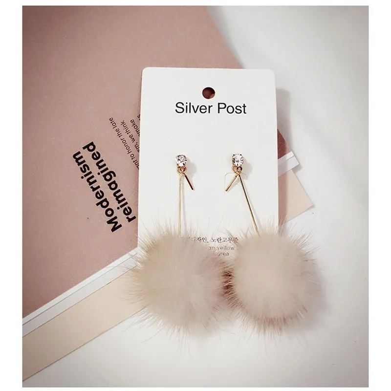 2019 Trendy Hairy Earrings Fur Ball Sweet Temperament Hair Ball Earring For Women Jewelry Dropshiping
2019 Trendy Hairy Earrings Fur Ball Sweet Temperament Hair Ball Earring For Women Jewelry Dropshiping