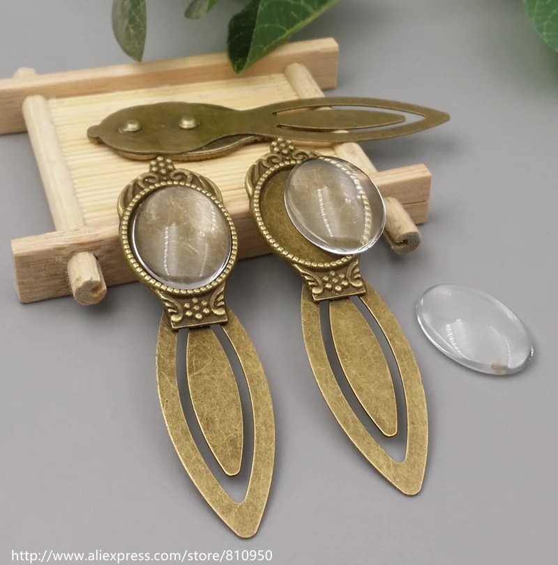 5sets/lot 22*80mm inner:18x25mm Alloy Antique Bronze Base Cameo Setting Vintage Bookmark+Clear Glass Cabochons DIY Jewelry
5sets/lot 22*80mm inner:18x25mm Alloy Antique Bronze Base Cameo Setting Vintage Bookmark+Clear Glass Cabochons DIY Jewelry