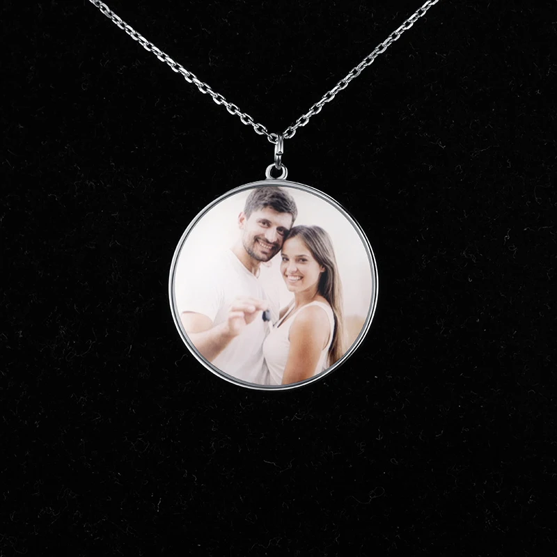 YAZI DIY Custom Photo Circle Pendant Engrave Copy Writer in Back Necklace Gold Color Copper Custom Jewelry For Christmas Gift
YAZI DIY Custom Photo Circle Pendant Engrave Copy Writer in Back Necklace Gold Color Copper Custom Jewelry For Christmas Gift