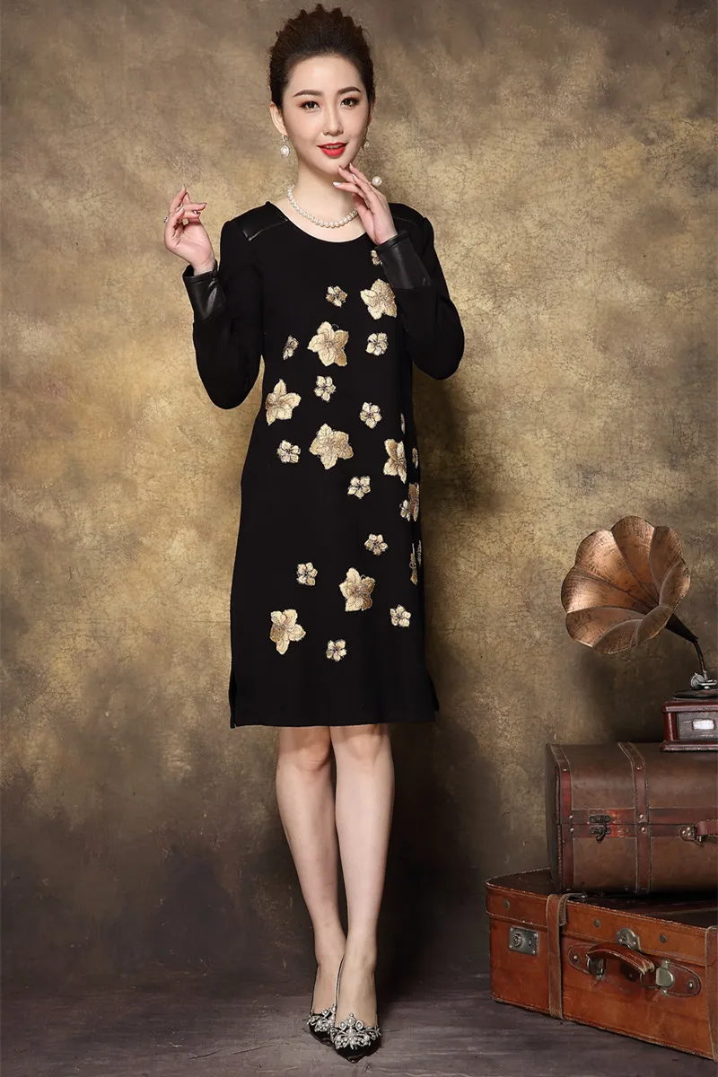 2017Winter middle age women high end embroidery dress elegant vintage knitted dress cultivating plus size vestidos de festaXXXXL
2017Winter middle age women high end embroidery dress elegant vintage knitted dress cultivating plus size vestidos de festaXXXXL