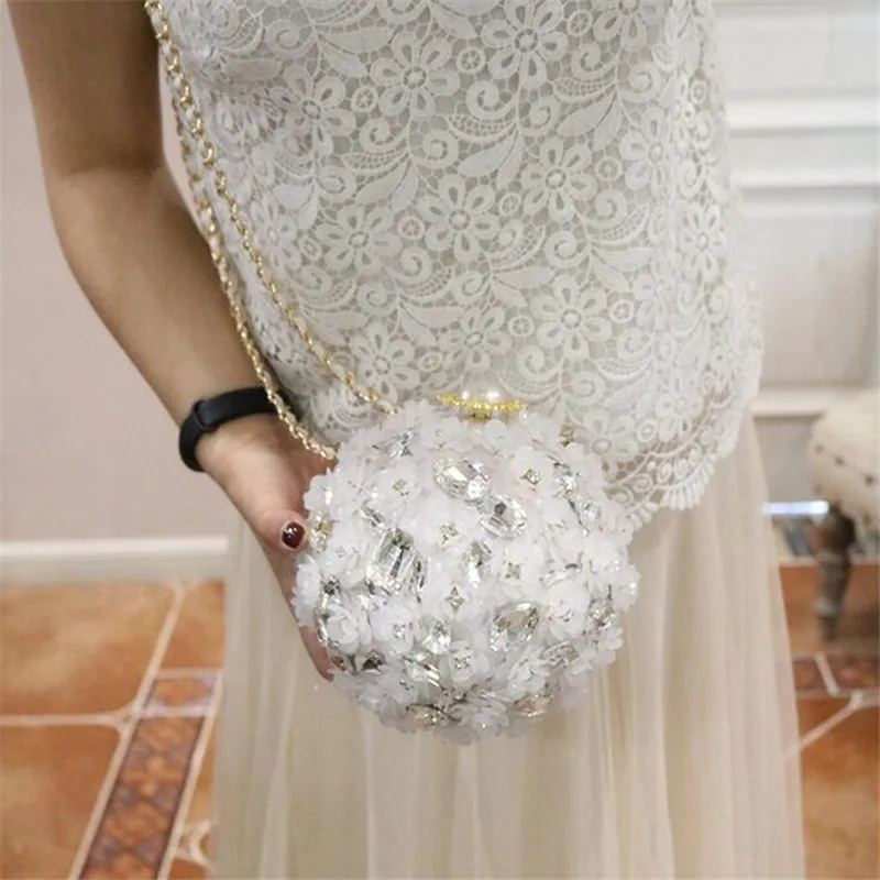 White diamond flower handbag for women fashion small Evening Bag Bridal Wedding Round Ball Wrist chain Shoulder Bag Clutch bags
White diamond flower handbag for women fashion small Evening Bag Bridal Wedding Round Ball Wrist chain Shoulder Bag Clutch bags