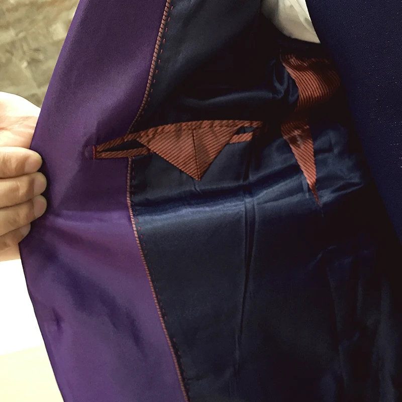 New luxury Groom Tuxedos Men Designer Suits Wedding Suit For Men Tuxedos Slim Fit Blue Purple Suits blazers (jacket+pants+vest)
New luxury Groom Tuxedos Men Designer Suits Wedding Suit For Men Tuxedos Slim Fit Blue Purple Suits blazers (jacket+pants+vest)