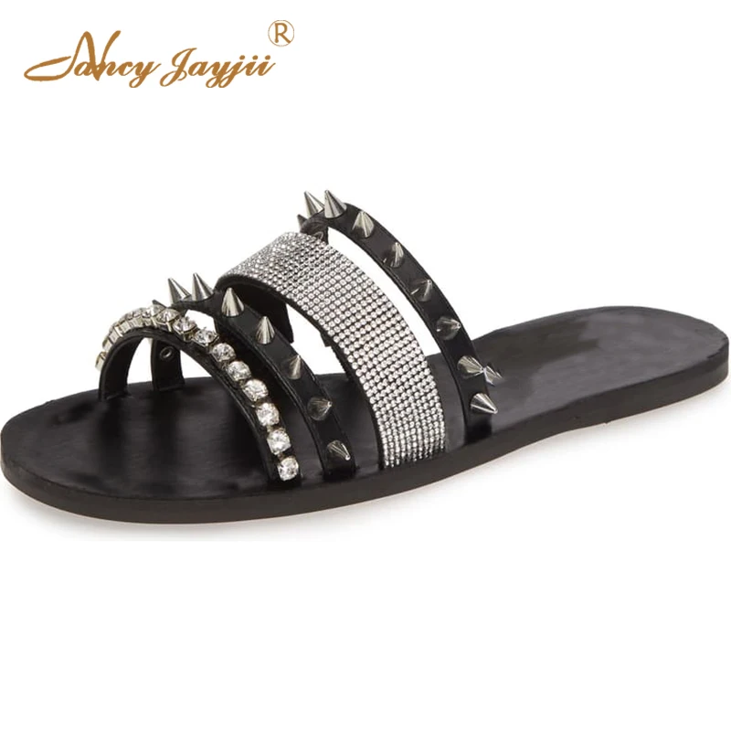 Black Brown Crystal Rivets Flat Beach Slippers Woman Outside Slides Ladies Summer Shoes Footwear Large Size 33 39 Fashion Casual
Black Brown Crystal Rivets Flat Beach Slippers Woman Outside Slides Ladies Summer Shoes Footwear Large Size 33 39 Fashion Casual