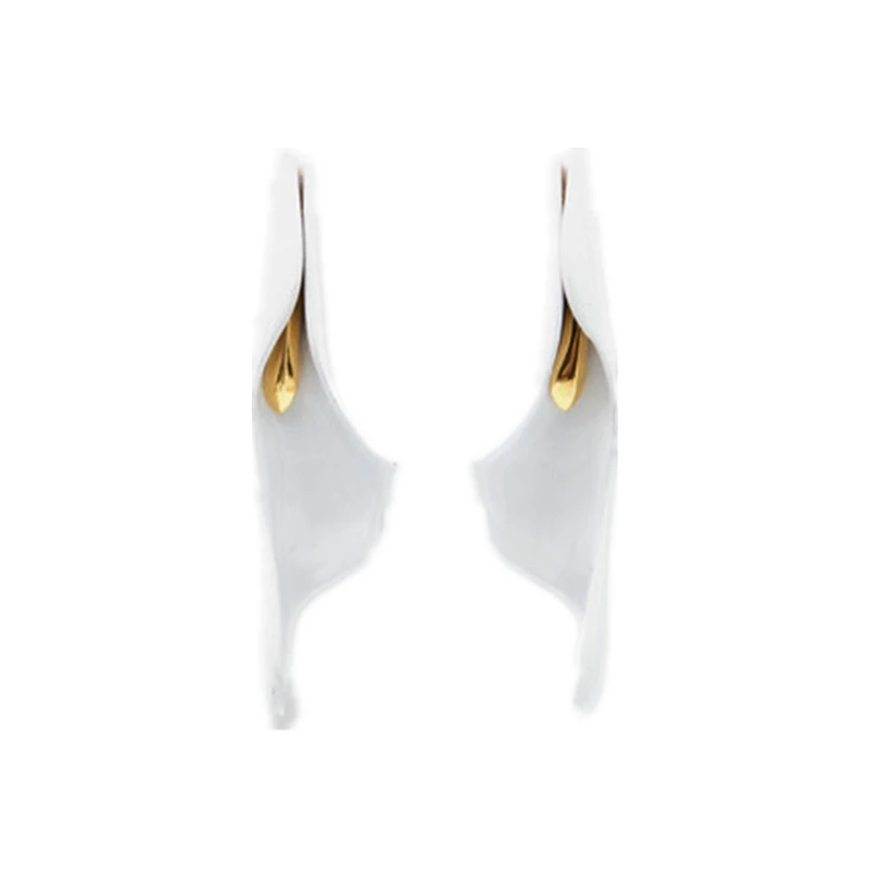 European and American niche design white enamel earrings female exaggerated temperament personality retro cold wind French
European and American niche design white enamel earrings female exaggerated temperament personality retro cold wind French