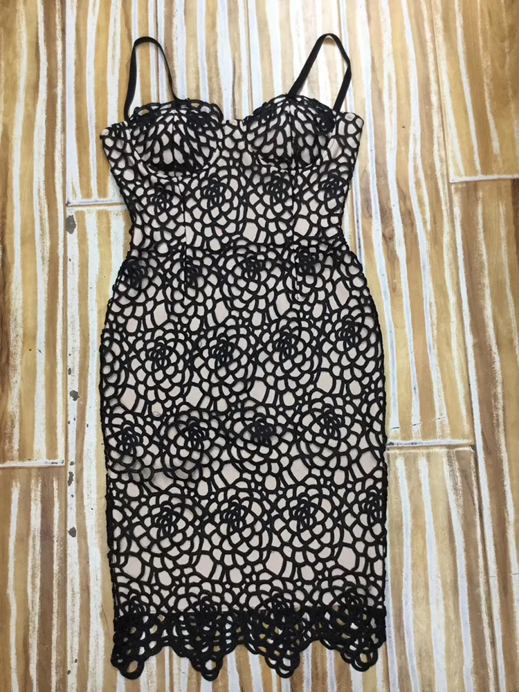 2019 New Women Elegant Dress Sexy black strapless sleeveless Bodycon Vestidos Celebrity Evening Party bandage Dress
2019 New Women Elegant Dress Sexy black strapless sleeveless Bodycon Vestidos Celebrity Evening Party bandage Dress