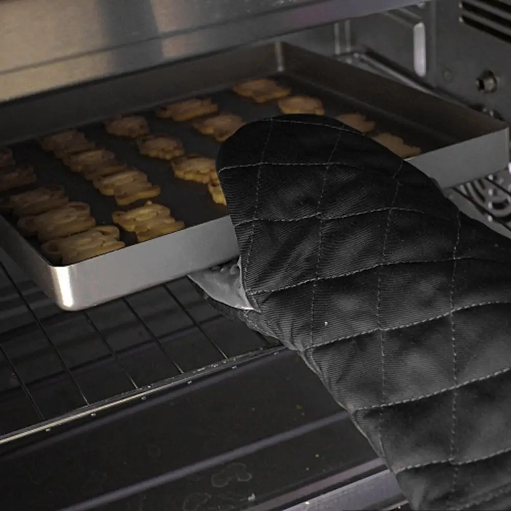 Heat Resistant Long Silicone Heat Insulation Gloves High Temperature Thickening Oven Anti-Scalding Anti-Skid Microwave Gloves Bl
Heat Resistant Long Silicone Heat Insulation Gloves High Temperature Thickening Oven Anti-Scalding Anti-Skid Microwave Gloves Bl