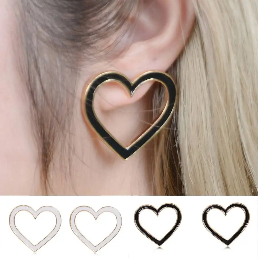 Lovely Heart Shape Earrings Women New Black White Geometric Love Stud Earrings Jewelry Simple pendientes Girlfriend Gifts
Lovely Heart Shape Earrings Women New Black White Geometric Love Stud Earrings Jewelry Simple pendientes Girlfriend Gifts