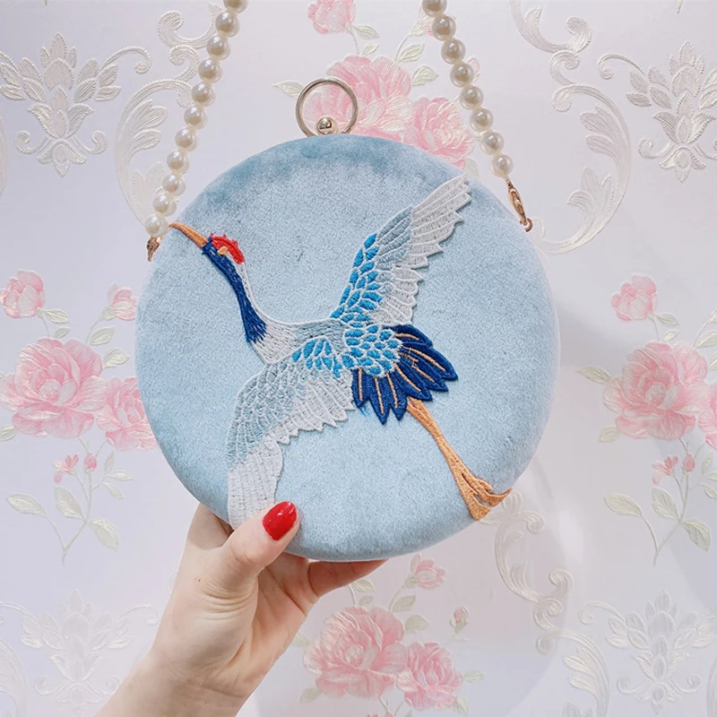 Brand Designer Embroidery Velvet Evening Clutch Bags Wedding Party Day Clutches Purse Luxurious Pearl Chain Shoulder Bag MN1365 
Brand Designer Embroidery Velvet Evening Clutch Bags Wedding Party Day Clutches Purse Luxurious Pearl Chain Shoulder Bag MN1365