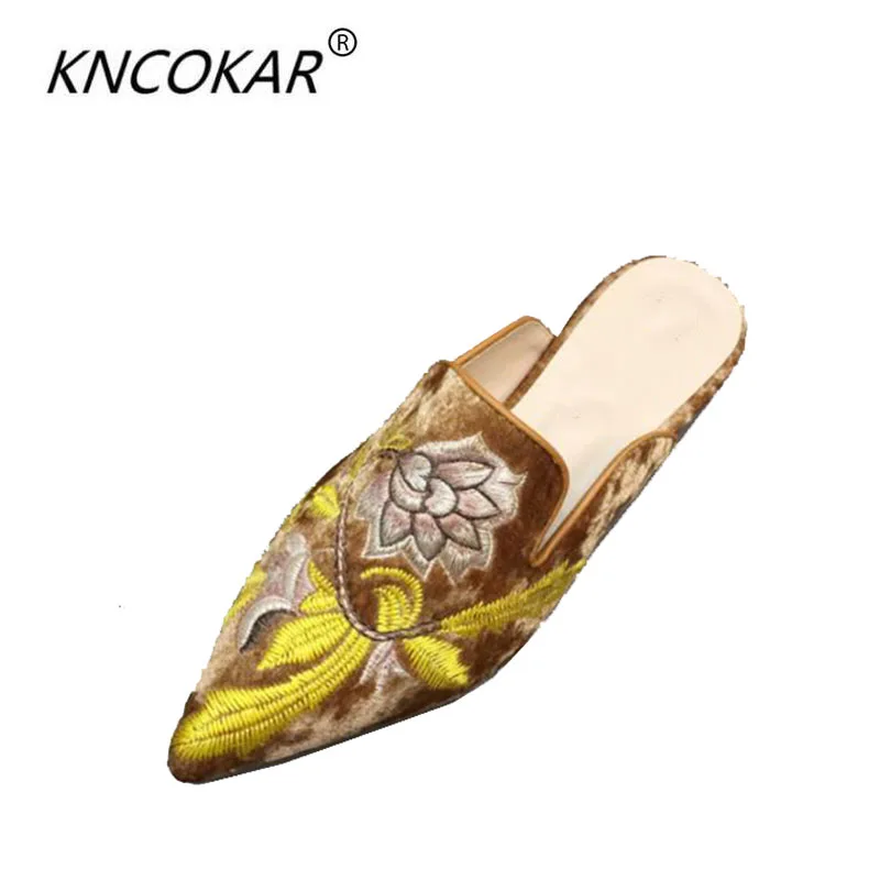 KNCOKAR Spring and summer women's new style of fashion comfortable embroidery flannelette semi-drag flat size shoes
KNCOKAR Spring and summer women's new style of fashion comfortable embroidery flannelette semi-drag flat size shoes