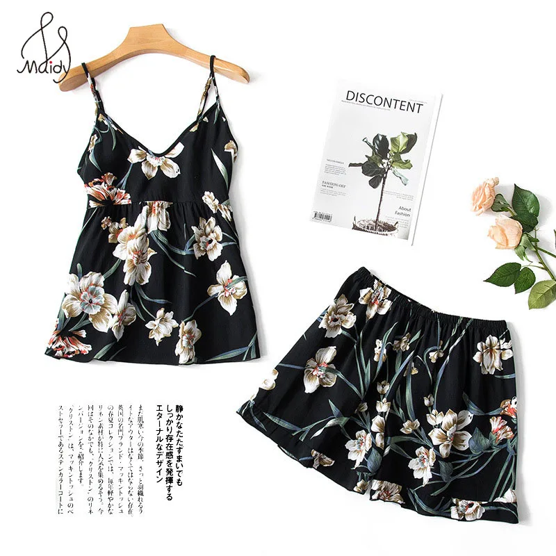 Maidy Women V- Neck Sling Pajama Set Ladies Summer Shorts Pajamas Sets Underwear Women Sleepwear Print Sleep Suit Plus Size
Maidy Women V- Neck Sling Pajama Set Ladies Summer Shorts Pajamas Sets Underwear Women Sleepwear Print Sleep Suit Plus Size