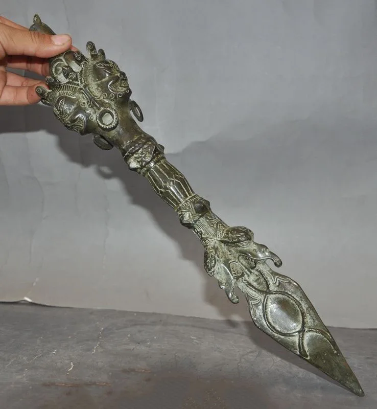 wedding decoration 14" Old Tibetan Buddhism Temple Bronze Mahakala Buddha Vajra Phurba Dorje dagger
wedding decoration 14" Old Tibetan Buddhism Temple Bronze Mahakala Buddha Vajra Phurba Dorje dagger
