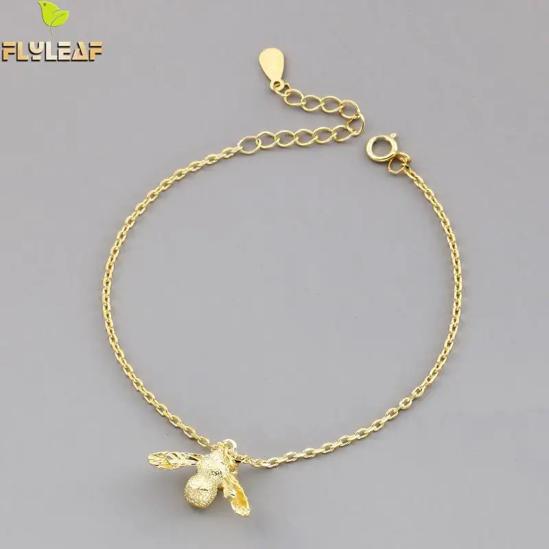 100% 925 Sterling Silver Gold Color Bee Charm Bracelets & Bangles For Women Flyleaf Lady Fashion Jewelry
100% 925 Sterling Silver Gold Color Bee Charm Bracelets & Bangles For Women Flyleaf Lady Fashion Jewelry