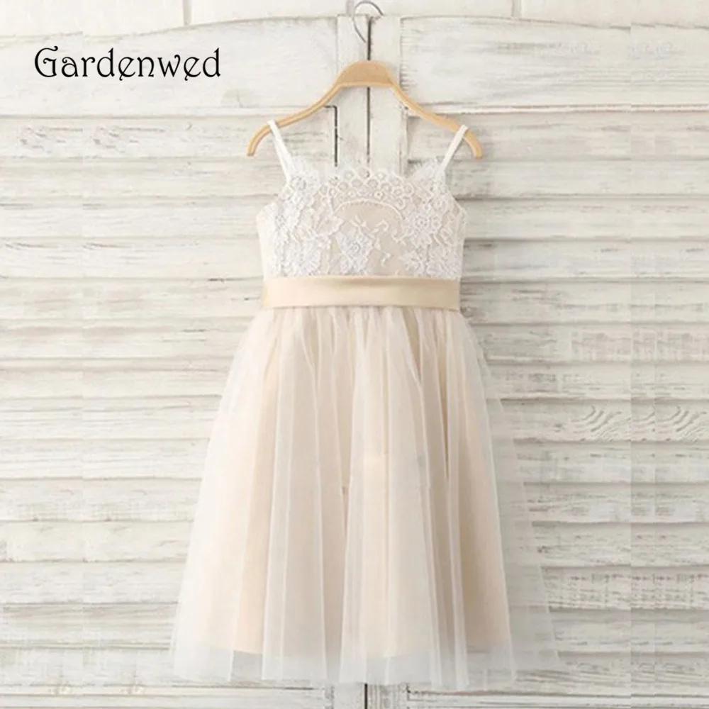 Lace Top Little Girl Cute Flower Girl Dresses 2019 Formal Communion Champagne Knee Length Gown Kids Bow Wedding Party Cheap
Lace Top Little Girl Cute Flower Girl Dresses 2019 Formal Communion Champagne Knee Length Gown Kids Bow Wedding Party Cheap