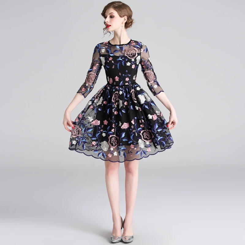 Elegant Flowers Embroidery Summer Dress Vestidos Verano 2021 Bohe Women Princess Beach Dress Kleider Damen K6352
Elegant Flowers Embroidery Summer Dress Vestidos Verano 2021 Bohe Women Princess Beach Dress Kleider Damen K6352