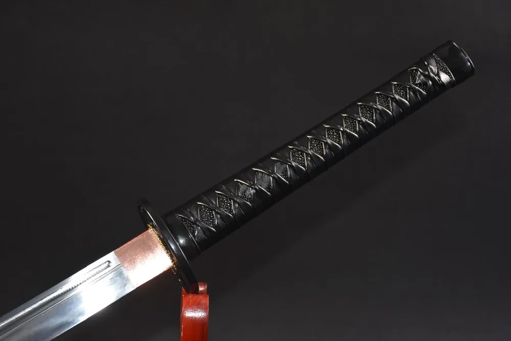 Handmade Japanese Samurai Sword 1060 high Carbon Steel Real Katana Sharp Edge Leather Saya with Back Strap 
Handmade Japanese Samurai Sword 1060 high Carbon Steel Real Katana Sharp Edge Leather Saya with Back Strap