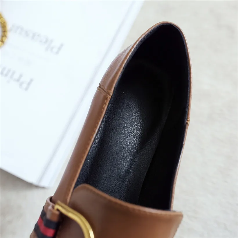 2019 British Women Loafers Black PU Leather Square Toe Block Medium Heel Metal Chain Pumps Vintage Casual Ladies Slip-on Oxford
2019 British Women Loafers Black PU Leather Square Toe Block Medium Heel Metal Chain Pumps Vintage Casual Ladies Slip-on Oxford