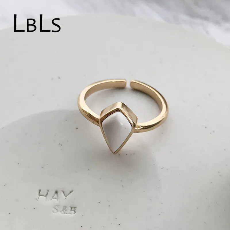 LBLS Real Pure Silver 925 Jewelry Rings Women Gold Color with White Stone Fashion Ring Designer Fashionable Rings Party Gifts
LBLS Real Pure Silver 925 Jewelry Rings Women Gold Color with White Stone Fashion Ring Designer Fashionable Rings Party Gifts