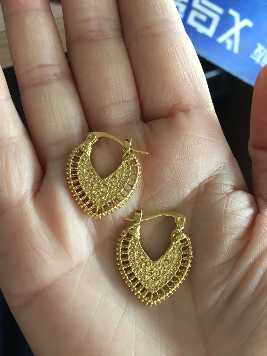 2pairs Romantic Gold color love heart Fashion Earrings Jewelry Women's Earrings gold filled girl mother Gift african Dubai India
2pairs Romantic Gold color love heart Fashion Earrings Jewelry Women's Earrings gold filled girl mother Gift african Dubai India
