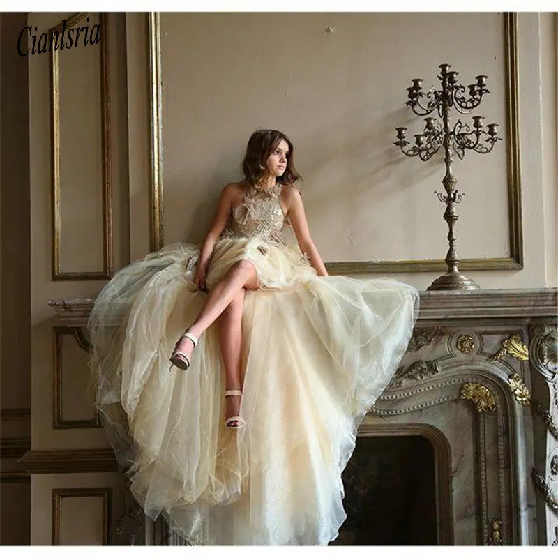 Unique Champagne High Low Flower Girls Dresses For Weddings with Appliques Lace Tulle Girl Birthday Dress Pageant Gown Hot Sale
Unique Champagne High Low Flower Girls Dresses For Weddings with Appliques Lace Tulle Girl Birthday Dress Pageant Gown Hot Sale