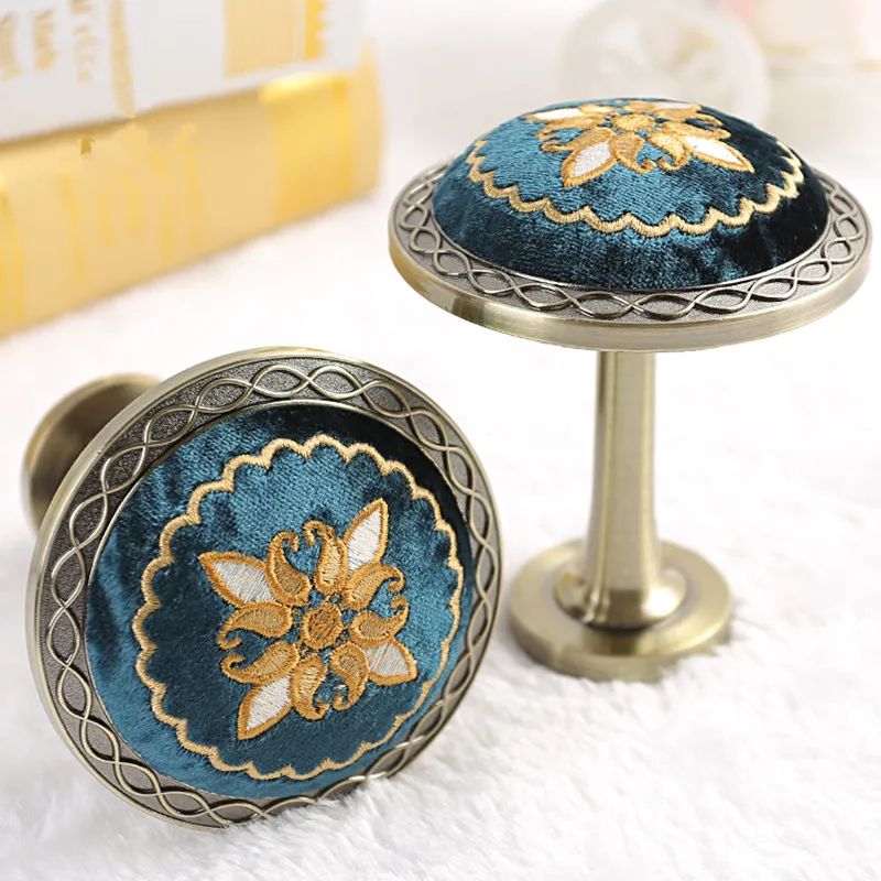 2Pcs/Pair Embroidery Curtain Hooks Tieback Holder Straps Ropes Holdback Curtain Accessories Coat Hat Tassel Brush Hanger Decor
2Pcs/Pair Embroidery Curtain Hooks Tieback Holder Straps Ropes Holdback Curtain Accessories Coat Hat Tassel Brush Hanger Decor