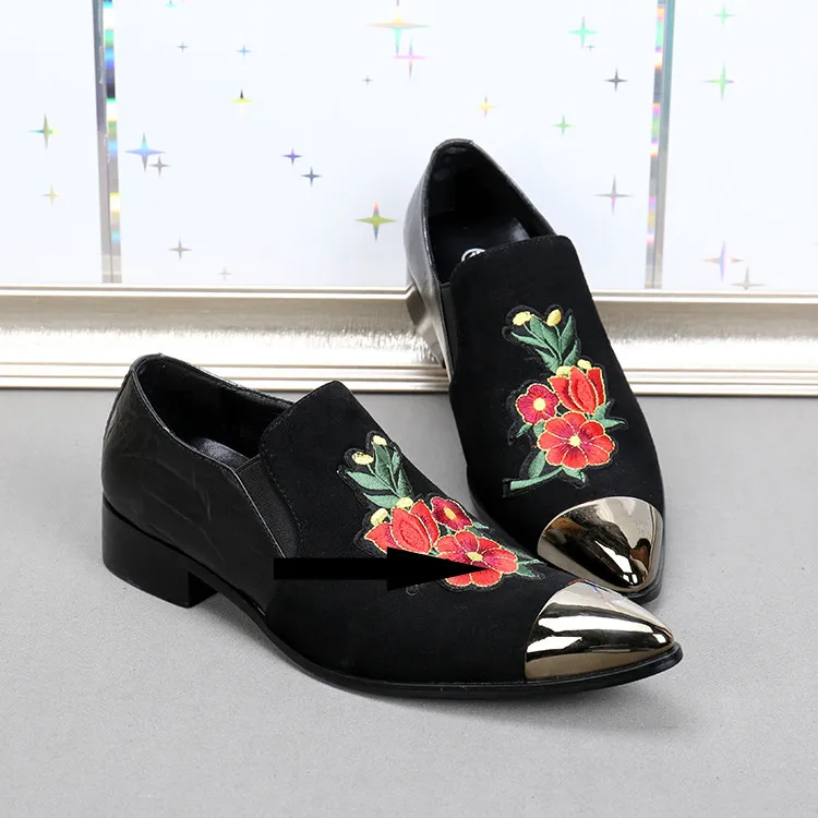 2017 British business men's casual shoes iron head pointed fashion embroidery wedding shoes vintage style stage shoes large size
2017 British business men's casual shoes iron head pointed fashion embroidery wedding shoes vintage style stage shoes large size