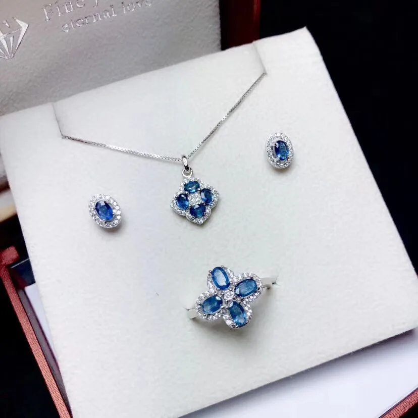 Natural sapphire set, 925 silver, Australian sapphire, beautiful color. Ring necklace stud earrings.
Natural sapphire set, 925 silver, Australian sapphire, beautiful color. Ring necklace stud earrings.
