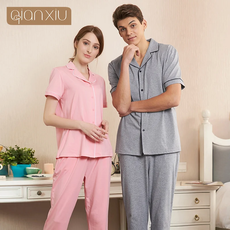 Couples Style Cotton Material Classic Plaid Sets Short-Sleeves and Trousers Summer Men Pajamas Hot Selling
Couples Style Cotton Material Classic Plaid Sets Short-Sleeves and Trousers Summer Men Pajamas Hot Selling