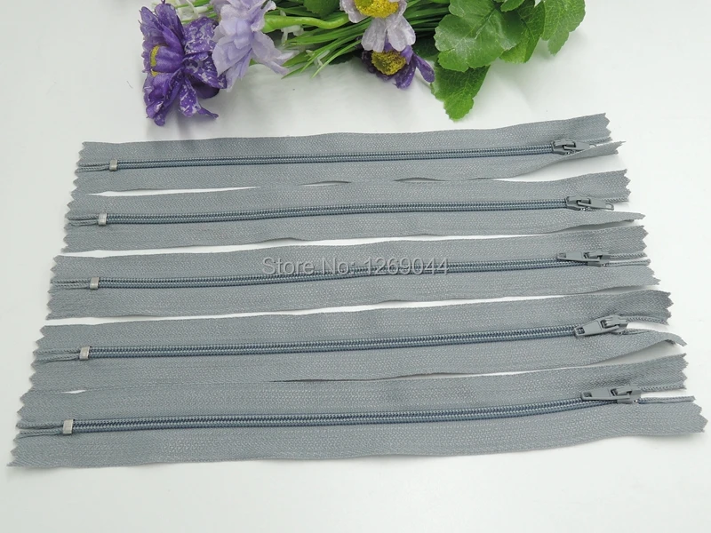 100 pcs Gray Color 25 cm Nylon Coil Zippers Tailor Garment Accessories Sewing Tools 10 Inch
100 pcs Gray Color 25 cm Nylon Coil Zippers Tailor Garment Accessories Sewing Tools 10 Inch