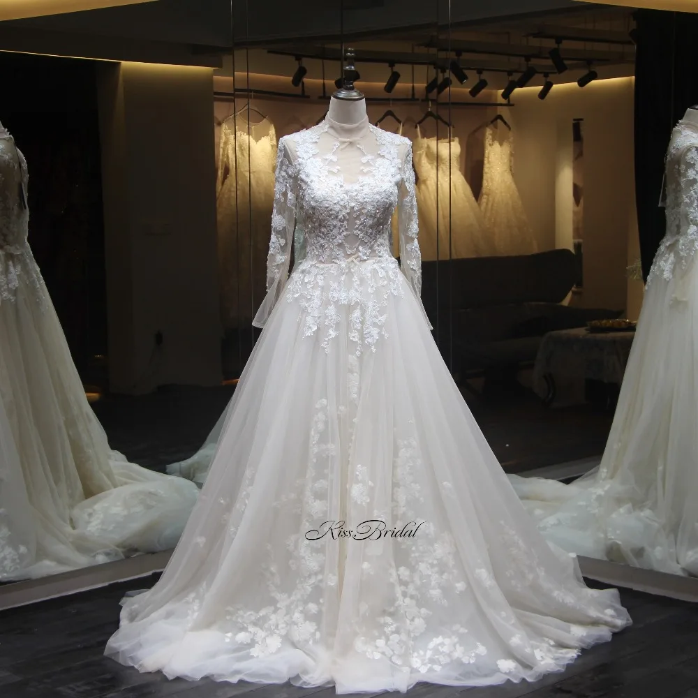 Modest Long Sleeve Wedding Dress Zipper Back Vintage Lace Appliques Wedding Bridal Gown
Modest Long Sleeve Wedding Dress Zipper Back Vintage Lace Appliques Wedding Bridal Gown