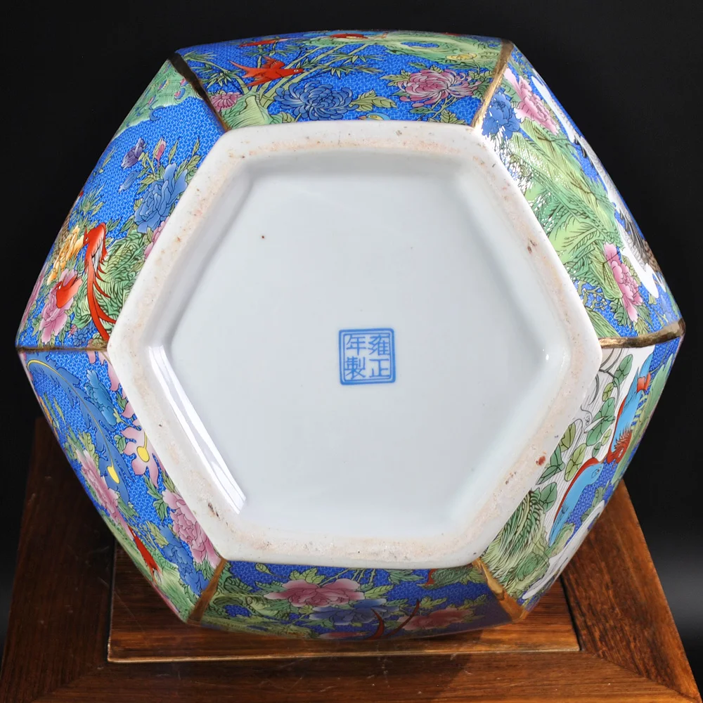 Jingdezhen ceramics antique porcelain vase room table ornaments Chinese classical shelf collection of porcelain gifts
Jingdezhen ceramics antique porcelain vase room table ornaments Chinese classical shelf collection of porcelain gifts