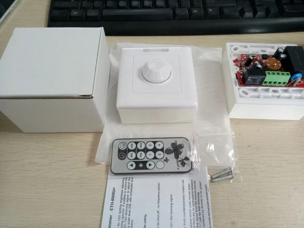 Free Shipping high quality AC90-240V TRIAC LED Dimmer IR Remote control 12 keys Knob Operating Switch 3 years warranty
Free Shipping high quality AC90-240V TRIAC LED Dimmer IR Remote control 12 keys Knob Operating Switch 3 years warranty