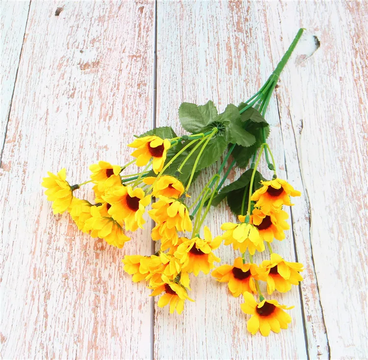 2pcs/lot Autumn Decoration Yellow Sunflower Silk Artificial Flowers Bouquet For Home Decoration Office Party Garden Decor
2pcs/lot Autumn Decoration Yellow Sunflower Silk Artificial Flowers Bouquet For Home Decoration Office Party Garden Decor