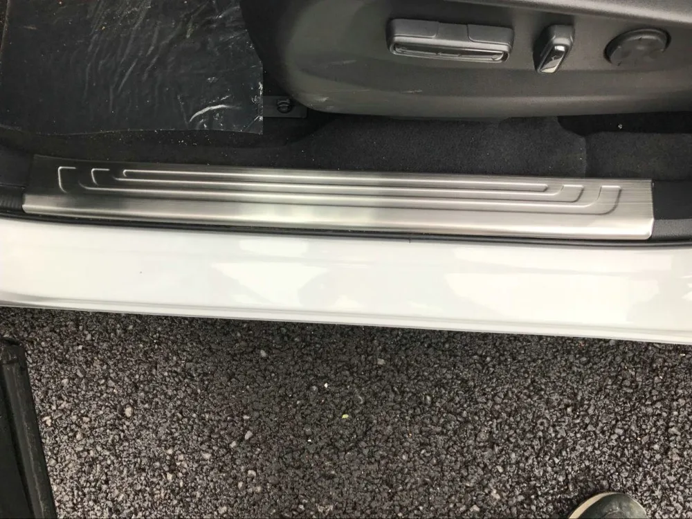 Auto door sill plate trim scuff plate for HONDA CRV 2017 2018 , auto accessories,4pcs/set.
Auto door sill plate trim scuff plate for HONDA CRV 2017 2018 , auto accessories,4pcs/set.