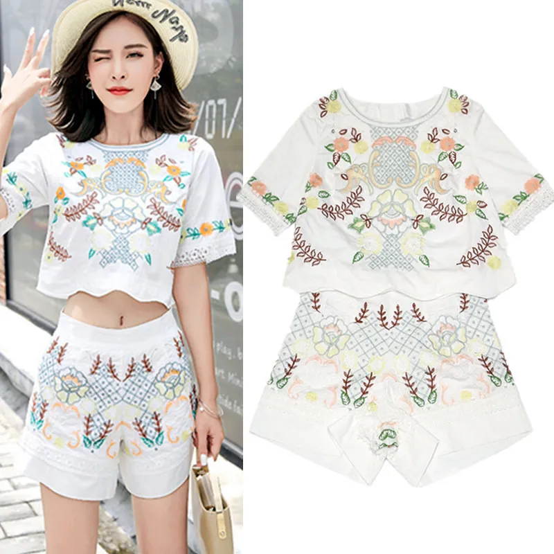 New Summer Women Clothing Set Retro Floral Embroidery Short Crop Tops Blouses And Bohemian Holiday Pants Suits Twinset NS224
New Summer Women Clothing Set Retro Floral Embroidery Short Crop Tops Blouses And Bohemian Holiday Pants Suits Twinset NS224