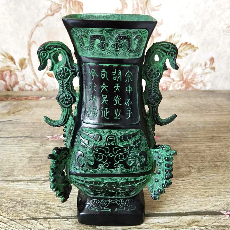 Antique bronze wares decorated with double phoenix,respecting the old and antique,making the old Double Dragon Statue.
Antique bronze wares decorated with double phoenix,respecting the old and antique,making the old Double Dragon Statue.