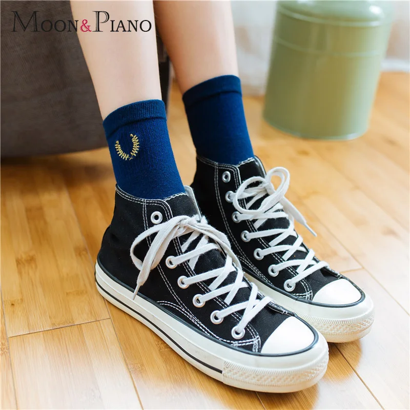 2018Japanese Women's Solid Color Embroidery Tube Cotton Socks Autumn and Winter Fashion New Cute Girl Fresh Warm And Comfortable
2018Japanese Women's Solid Color Embroidery Tube Cotton Socks Autumn and Winter Fashion New Cute Girl Fresh Warm And Comfortable