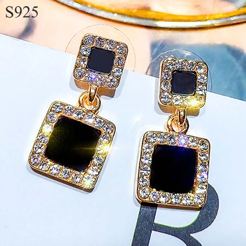 Женские серьги-подвески из серебра 925 пробы, черные квадратные Стразы с кристаллами в стиле панк-рок
Женские серьги-подвески из серебра 925 пробы, черные квадратные Стразы с кристаллами в стиле панк-рок