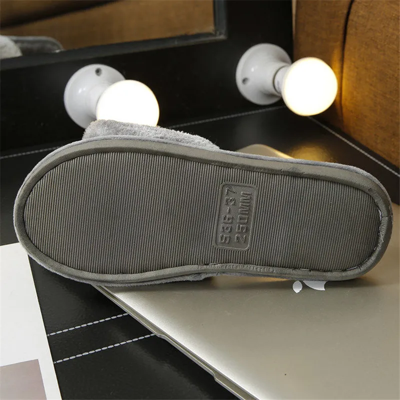 PKSAQ Red Slippers Warm Plush Winter Fur Slippers Solid Soft Indoor Shoes Flat With Home Slippers Thermal Home shoes
PKSAQ Red Slippers Warm Plush Winter Fur Slippers Solid Soft Indoor Shoes Flat With Home Slippers Thermal Home shoes