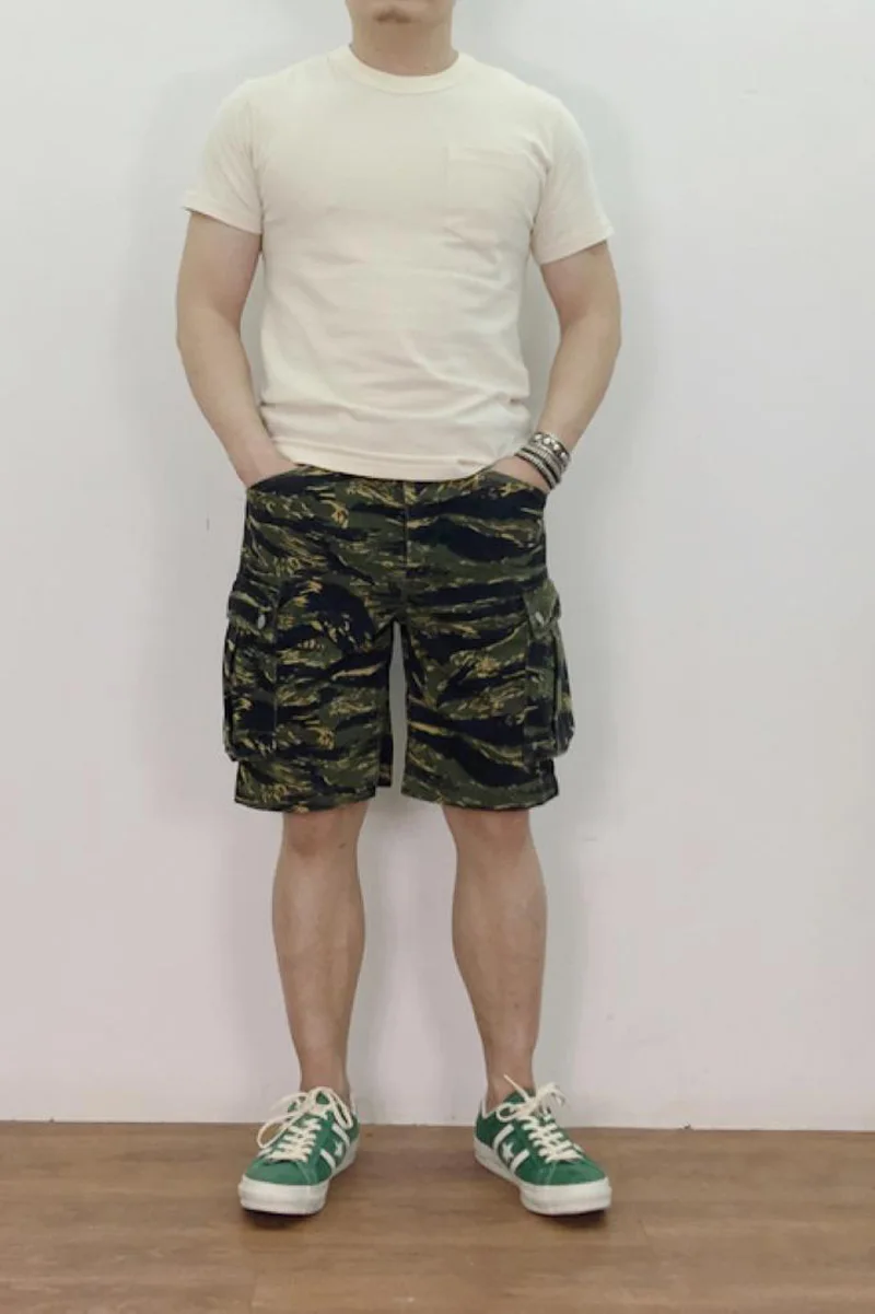 BOB DONG 12oz Denim Tiger Camouflage Military Shorts For Men Cargo Pockets Washed
BOB DONG 12oz Denim Tiger Camouflage Military Shorts For Men Cargo Pockets Washed