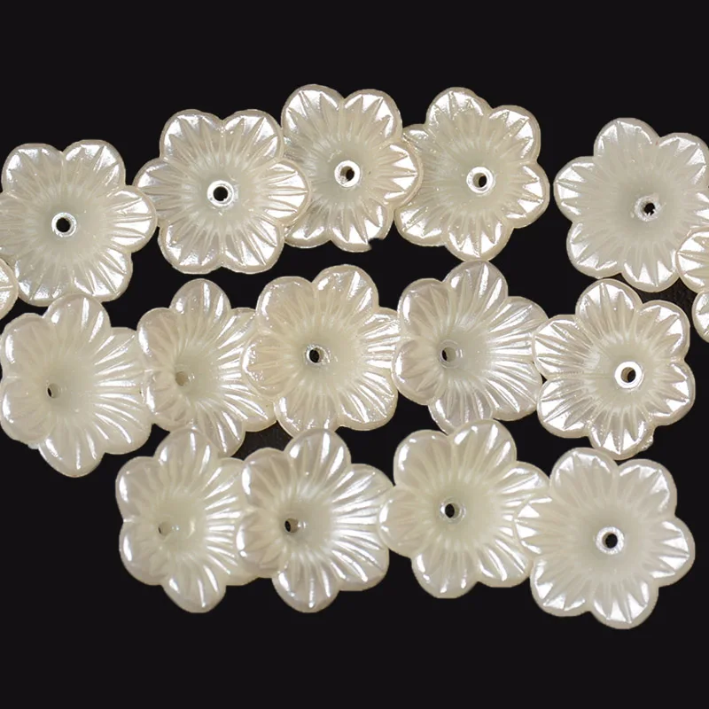 50pcs/lot High quality imitation pearls sunflowers Pearl 5/8 petals Bridal decoration creamy flowers beads
50pcs/lot High quality imitation pearls sunflowers Pearl 5/8 petals Bridal decoration creamy flowers beads