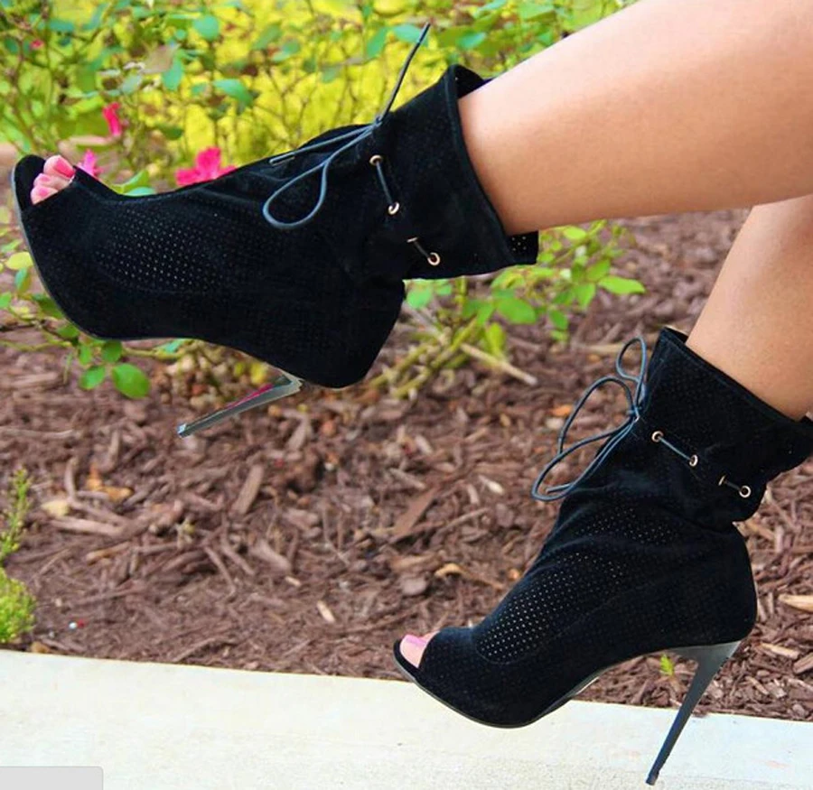 Новое прибытие черный замши зашнуровать peep toe высокий каблуки пинетки вырезы украшены тонкой высокие каблуки лодыжки модные ботинки женщин...
Новое прибытие черный замши зашнуровать peep toe высокий каблуки пинетки вырезы украшены тонкой высокие каблуки лодыжки модные ботинки женщин...