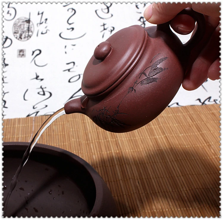 Purple Clay Pot Handmade Tea Set Yixing Teapot 120ml Kung Fu Set Teapots Chinese Zisha Ceramic Sets Porcelain Kettle Fast Post
Purple Clay Pot Handmade Tea Set Yixing Teapot 120ml Kung Fu Set Teapots Chinese Zisha Ceramic Sets Porcelain Kettle Fast Post