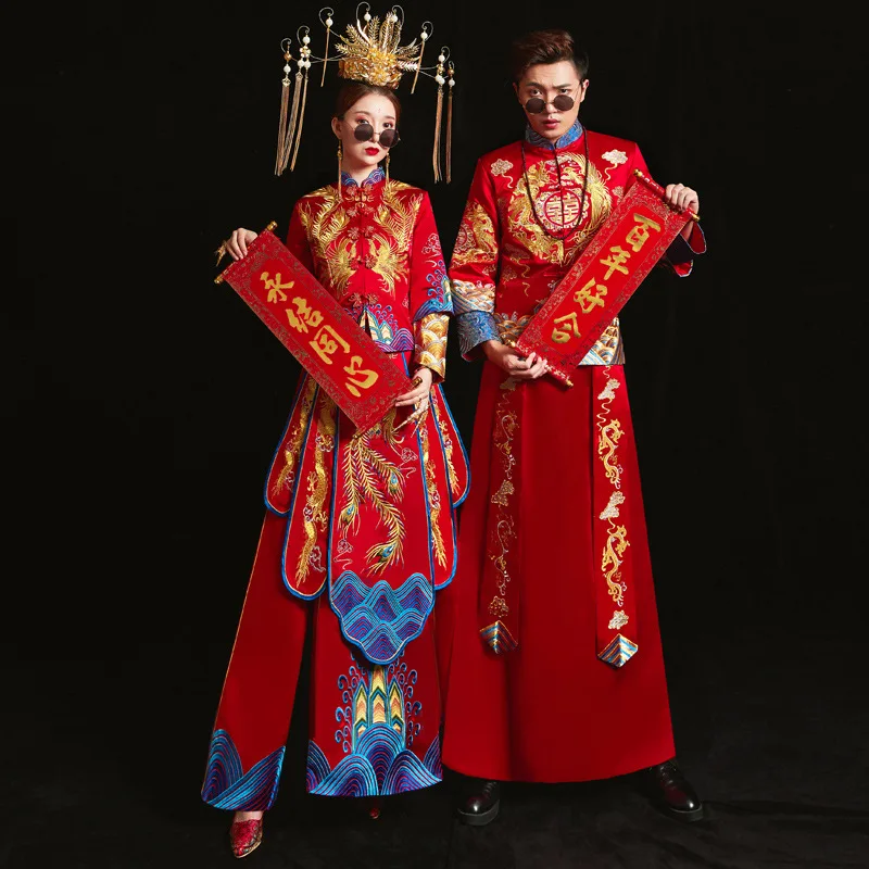 Chinese traditional Bride clothing pratensis style wedding dress female dragon gown slim cheongsam couple red evening gown robe
Chinese traditional Bride clothing pratensis style wedding dress female dragon gown slim cheongsam couple red evening gown robe