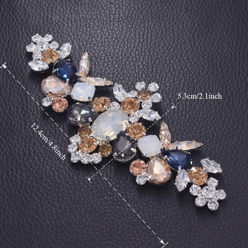 2pcs/lot Exquisite rhinestones belt silver patches flower appliques trim for wedding dress sew on multi color glass crystal
2pcs/lot Exquisite rhinestones belt silver patches flower appliques trim for wedding dress sew on multi color glass crystal
