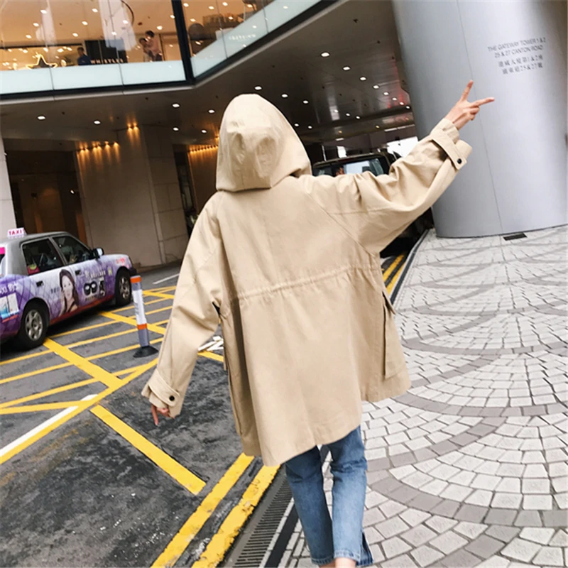 New Casual Sreetwear Women Autumn Loose Windbreaker Coat Female Hooded Long Sleeve Oversize Fashion Trench Outwear With Belt B32
New Casual Sreetwear Women Autumn Loose Windbreaker Coat Female Hooded Long Sleeve Oversize Fashion Trench Outwear With Belt B32