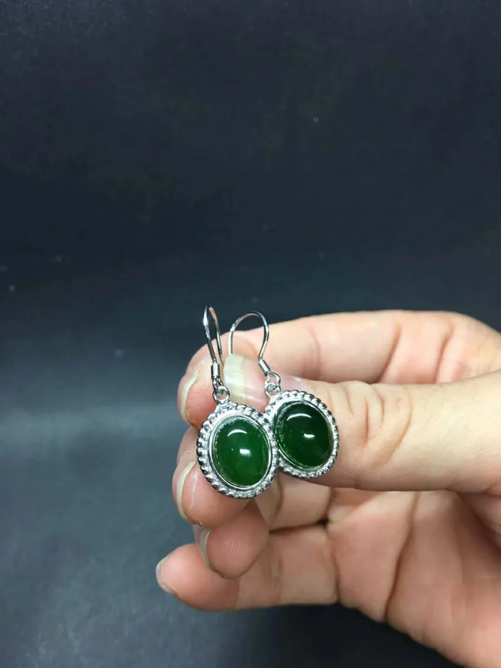 Natural Hetian Jasper Apple Green Stud Earrings Earrings/Fashionable/Fashion Front/Elegant and generous
Natural Hetian Jasper Apple Green Stud Earrings Earrings/Fashionable/Fashion Front/Elegant and generous