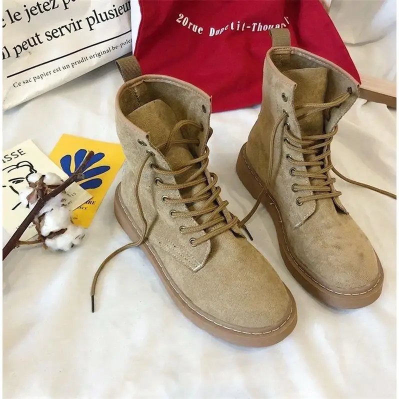 Red Autumn and Winter Women Boots Wind Fashion Vintage Female Motorcycles Boots Ins Shoes Women Winter Boots
Red Autumn and Winter Women Boots Wind Fashion Vintage Female Motorcycles Boots Ins Shoes Women Winter Boots