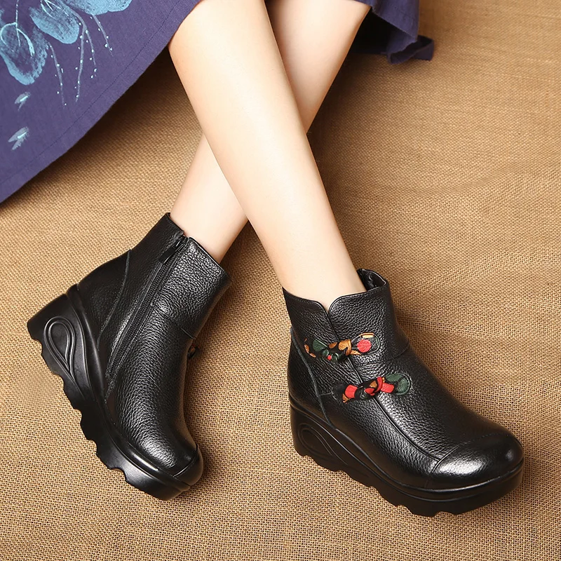 CEYANEAO Black Women Winter Snow Boots Wedge Platform Waterproof Ankle Boots For Women Winter Plush Warm Shoes Botas MujerE1472
CEYANEAO Black Women Winter Snow Boots Wedge Platform Waterproof Ankle Boots For Women Winter Plush Warm Shoes Botas MujerE1472