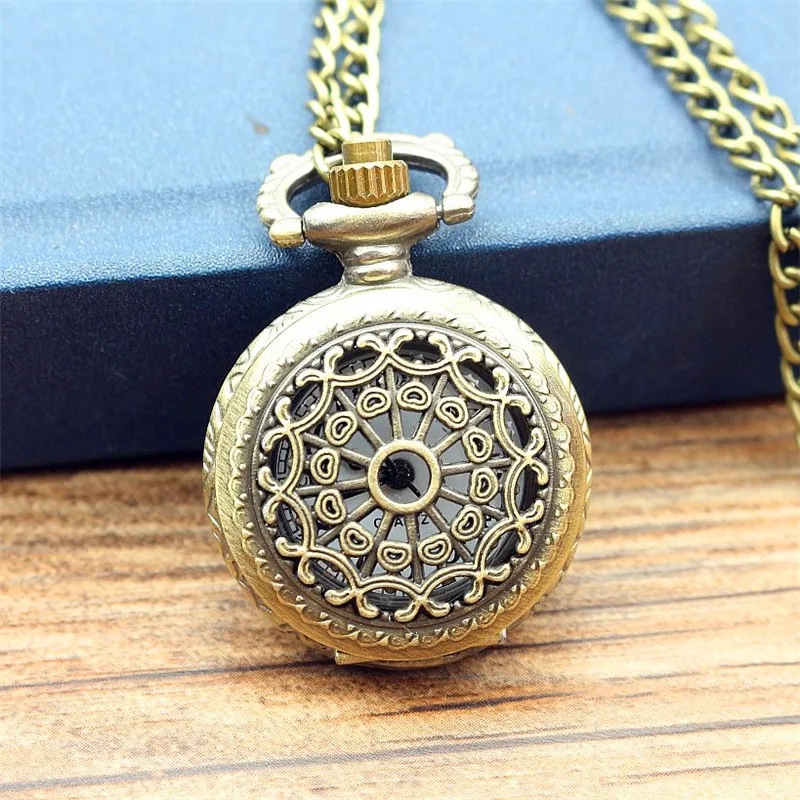 Relogio De Bolso Bronze Antique Vintage Quartz 28mm dial Pocket Watch Spider Web Hollow Women Men Pendant Necklace Chain Gifts
Relogio De Bolso Bronze Antique Vintage Quartz 28mm dial Pocket Watch Spider Web Hollow Women Men Pendant Necklace Chain Gifts