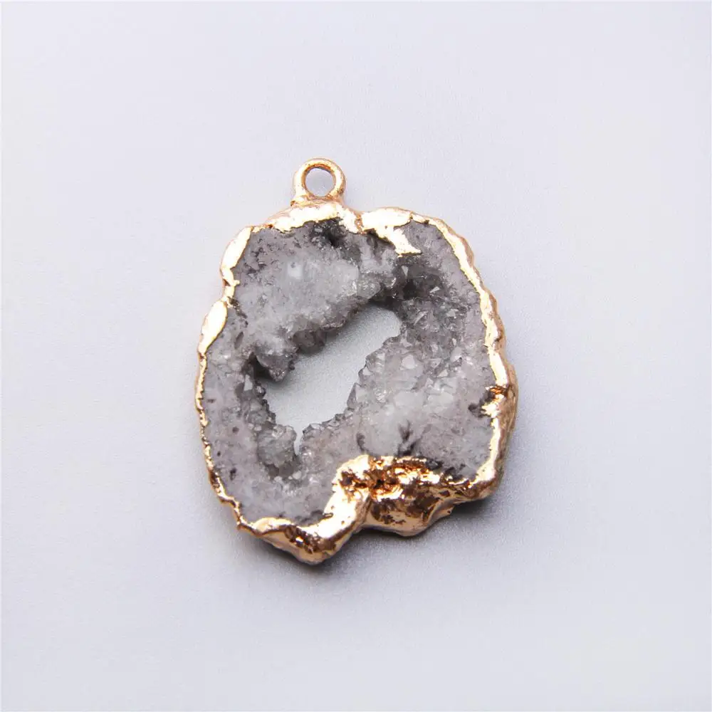 wholesale Gray crystal Druzy Quartz natural gray Stone Necklace Pendant Jewelry Gold Pendant Women Gift Jewelry druzy DIY
wholesale Gray crystal Druzy Quartz natural gray Stone Necklace Pendant Jewelry Gold Pendant Women Gift Jewelry druzy DIY